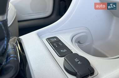 Хэтчбек Volkswagen e-Up 2013 в 