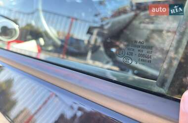 Хэтчбек Volkswagen e-Up 2013 в 