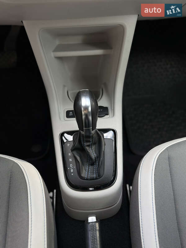 Хэтчбек Volkswagen e-Up 2014 в Бродах