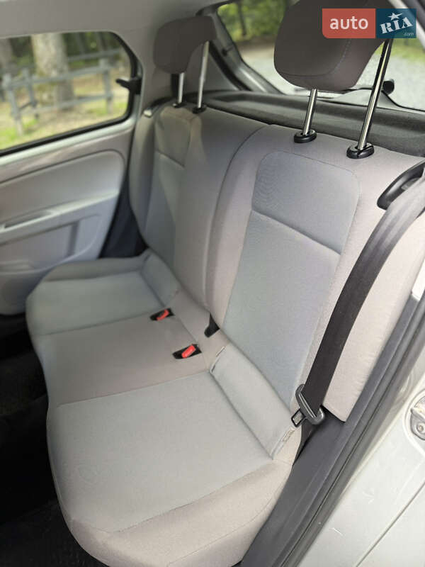 Хэтчбек Volkswagen e-Up 2014 в Бродах