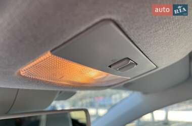 Хэтчбек Volkswagen e-Up 2013 в 