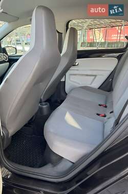 Хэтчбек Volkswagen e-Up 2013 в 