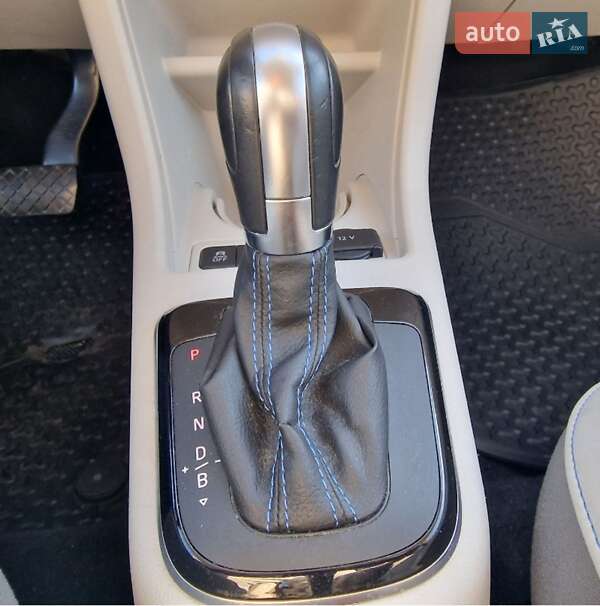 Хэтчбек Volkswagen e-Up 2015 в Днепре