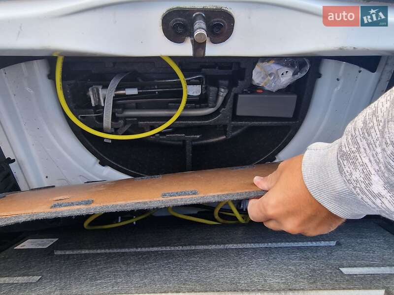 Хэтчбек Volkswagen e-Up 2015 в Днепре