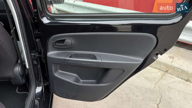 Хетчбек Volkswagen e-Up 2021 в Києві