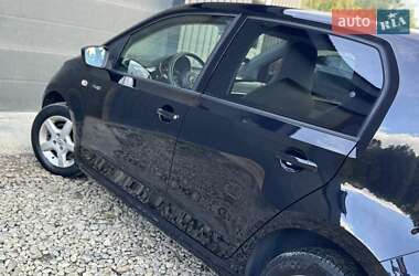 Хэтчбек Volkswagen e-Up 2015 в 
