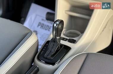 Хэтчбек Volkswagen e-Up 2015 в 