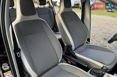 Хэтчбек Volkswagen e-Up 2015 в 
