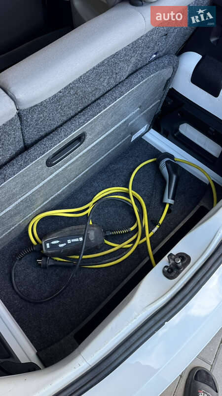 Хэтчбек Volkswagen e-Up 2015 в Виннице фото 17 Хэтчбек Volkswagen e-Up 2015 в Виннице