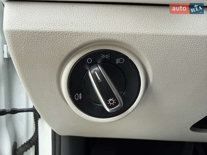 Хэтчбек Volkswagen e-Up 2013 в Каменец-Подольском