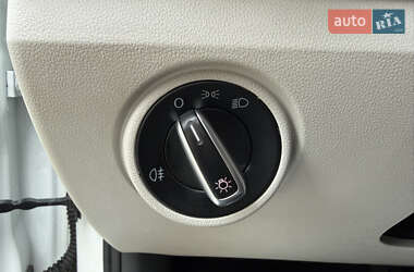 Хэтчбек Volkswagen e-Up 2013 в 