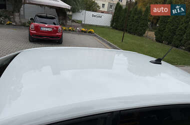 Хэтчбек Volkswagen e-Up 2013 в 