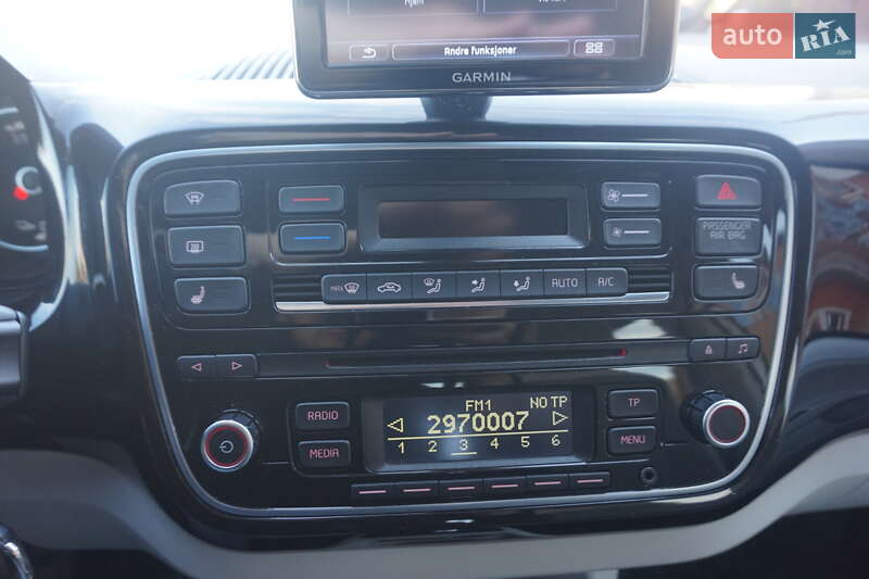 Хэтчбек Volkswagen e-Up 2014 в Самборе фото 35 Хэтчбек Volkswagen e-Up 2014 в Самборе