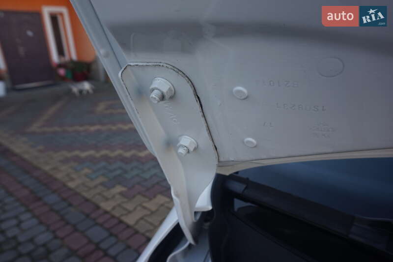 Хэтчбек Volkswagen e-Up 2014 в Самборе фото 57 Хэтчбек Volkswagen e-Up 2014 в Самборе