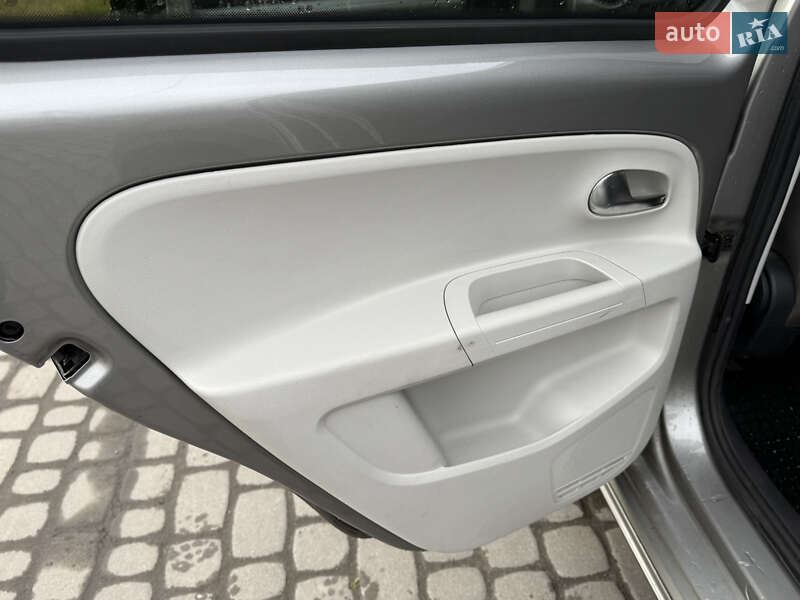 Хэтчбек Volkswagen e-Up 2014 в Львове