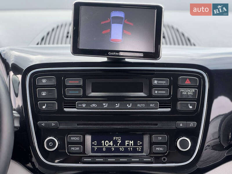 Хетчбек Volkswagen e-Up 2015 в Львові