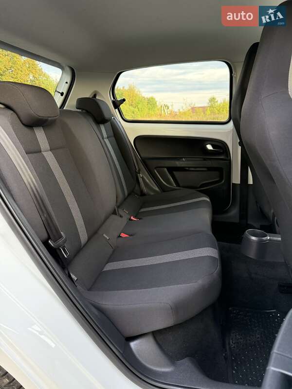 Хетчбек Volkswagen e-Up 2017 в Володимирі