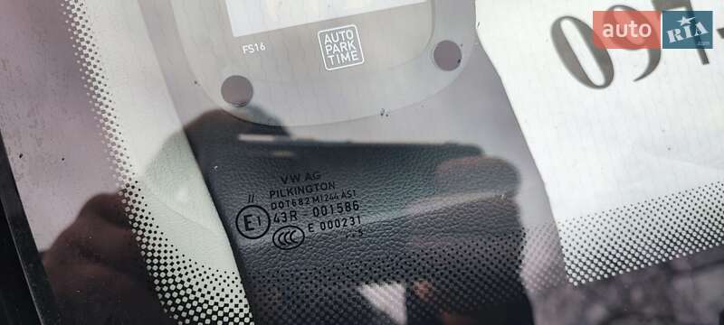 Хэтчбек Volkswagen e-Up 2015 в Каменец-Подольском