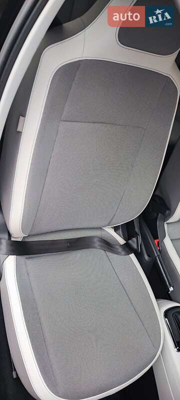 Хэтчбек Volkswagen e-Up 2015 в Каменец-Подольском