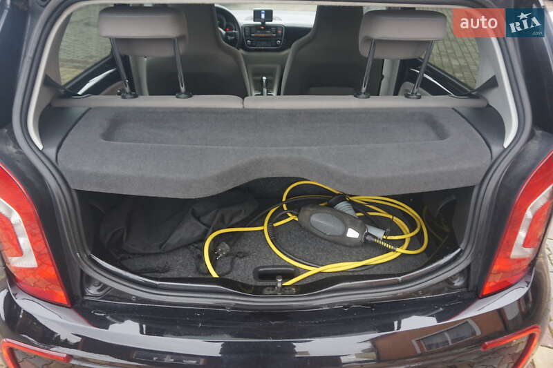 Хэтчбек Volkswagen e-Up 2014 в Самборе