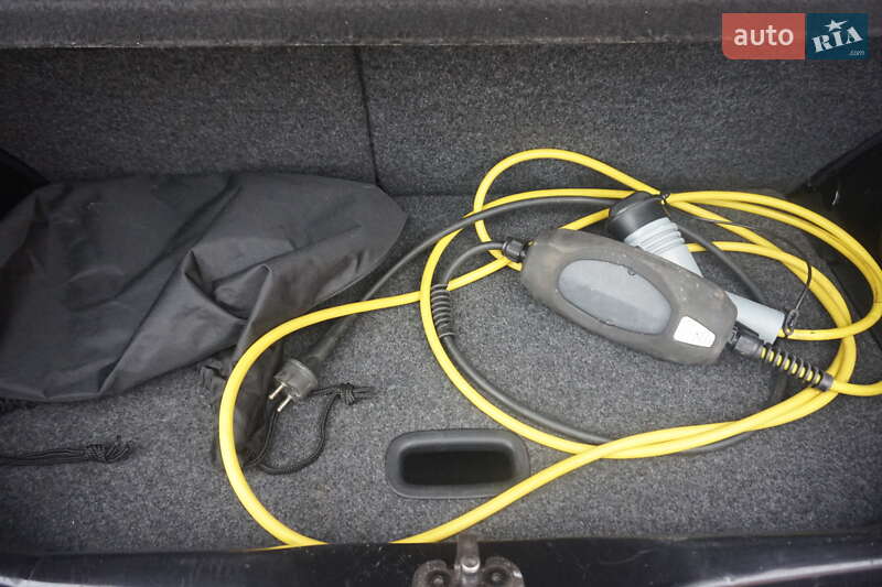 Хэтчбек Volkswagen e-Up 2014 в Самборе