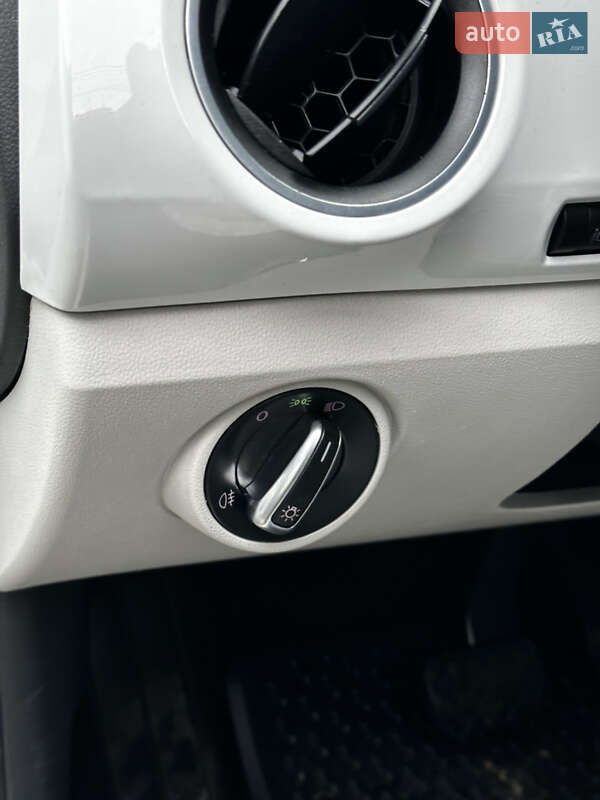 Хэтчбек Volkswagen e-Up 2013 в Львове фото 8 Хэтчбек Volkswagen e-Up 2013 в Львове