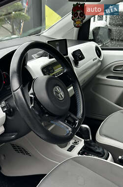 Хэтчбек Volkswagen e-Up 2013 в Львове
