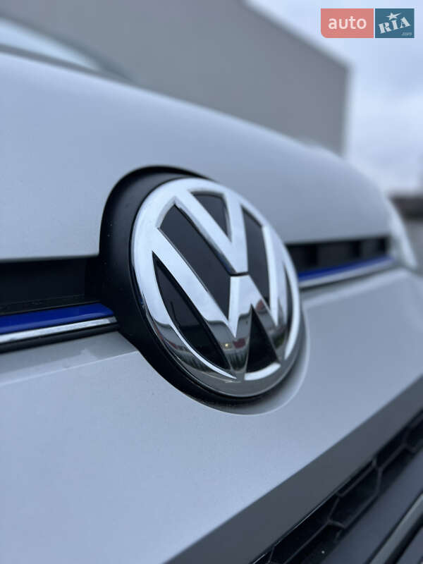 Хетчбек Volkswagen e-Up 2017 в Луцьку