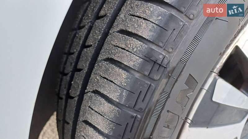 Хэтчбек Volkswagen e-Up 2013 в Звягеле фото 17 Хэтчбек Volkswagen e-Up 2013 в Звягеле