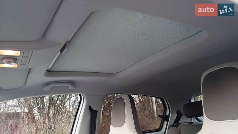Хэтчбек Volkswagen e-Up 2013 в Звягеле фото 31 Хэтчбек Volkswagen e-Up 2013 в Звягеле