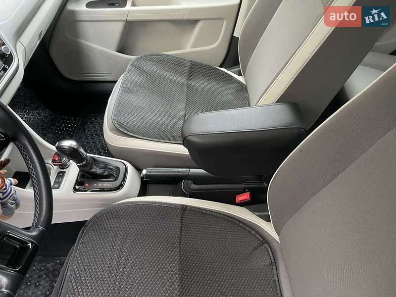 Хетчбек Volkswagen e-Up 2014 в Дніпрі