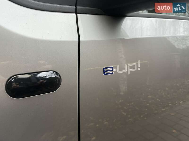 Хетчбек Volkswagen e-Up 2014 в Дніпрі