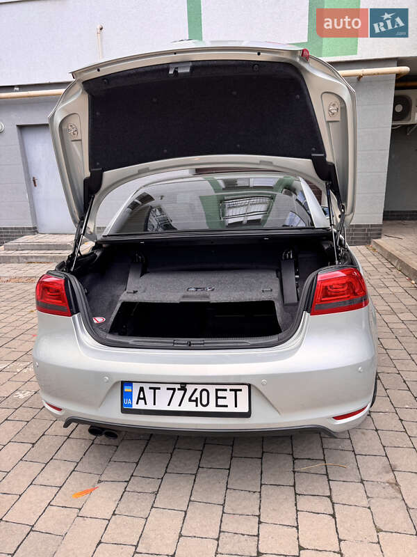 Кабриолет Volkswagen Eos 2012 в Ивано-Франковске