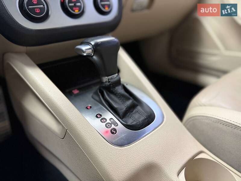 Кабриолет Volkswagen Eos 2008 в Киеве