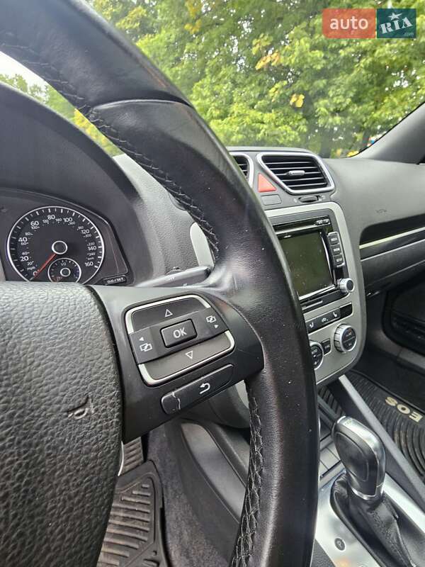 Кабриолет Volkswagen Eos 2012 в Киеве