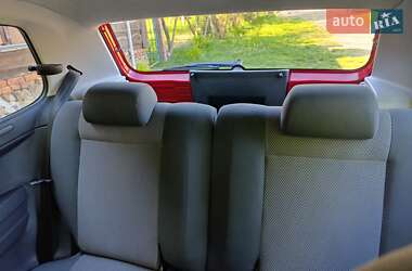 Хэтчбек Volkswagen Fox 2006 в 