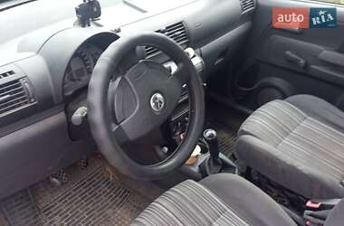 Хэтчбек Volkswagen Fox 2006 в  фото 3 Хэтчбек Volkswagen Fox 2006 в