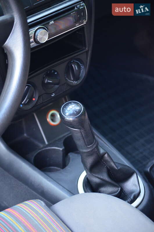 Хэтчбек Volkswagen Fox 2005 в Хусте