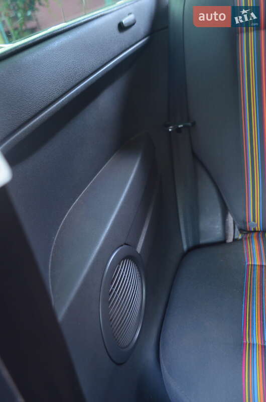 Хэтчбек Volkswagen Fox 2005 в Хусте