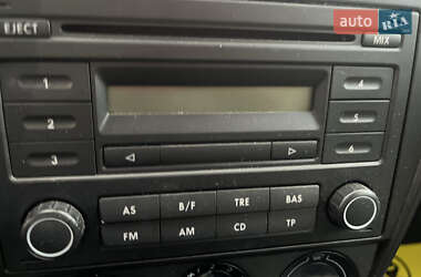 Хэтчбек Volkswagen Fox 2005 в  фото 14 Хэтчбек Volkswagen Fox 2005 в