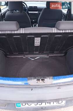 Хэтчбек Volkswagen Fox 2011 в  фото 15 Хэтчбек Volkswagen Fox 2011 в
