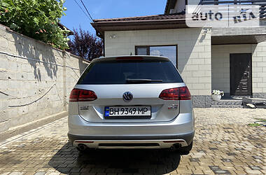 Универсал Volkswagen Golf Alltrack 2016 в Одессе