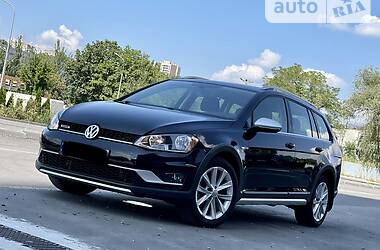 Универсал Volkswagen Golf Alltrack 2016 в Днепре