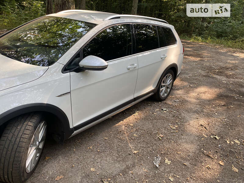 Универсал Volkswagen Golf Alltrack 2018 в Житомире