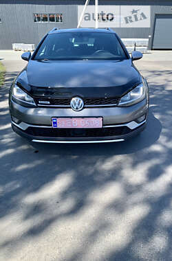 Універсал Volkswagen Golf Alltrack 2016 в Млиніві