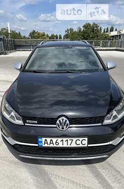 Универсал Volkswagen Golf Alltrack 2017 в Киеве