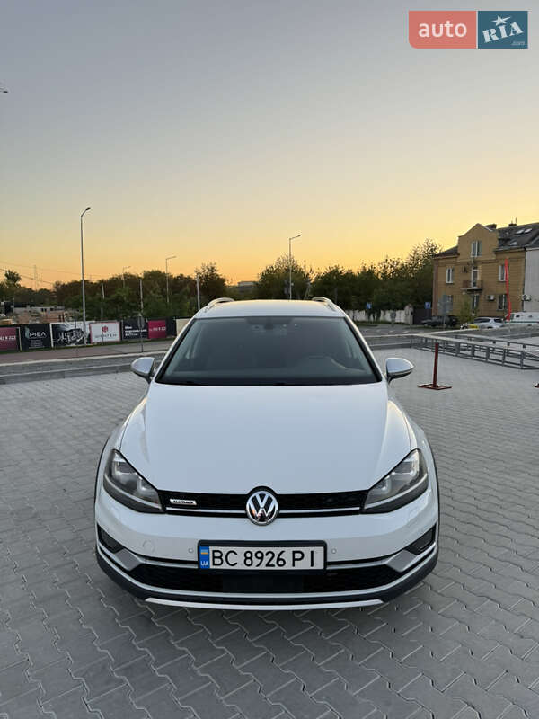 Универсал Volkswagen Golf Alltrack 2016 в Львове
