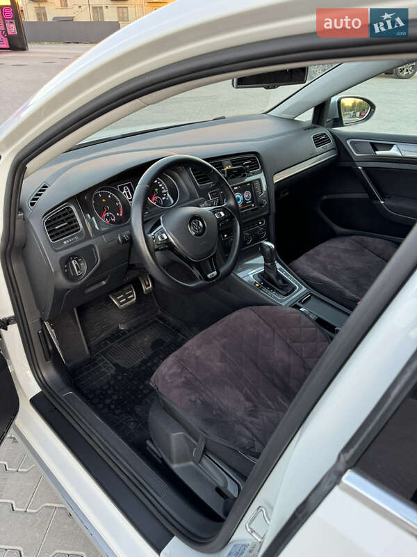 Универсал Volkswagen Golf Alltrack 2016 в Львове