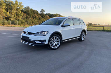 Универсал Volkswagen Golf Alltrack 2016 в Казатине