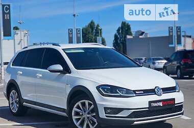 Універсал Volkswagen Golf Alltrack 2018 в Києві